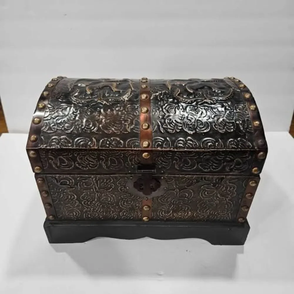Vintage Style Embossed Dome Top Trunk